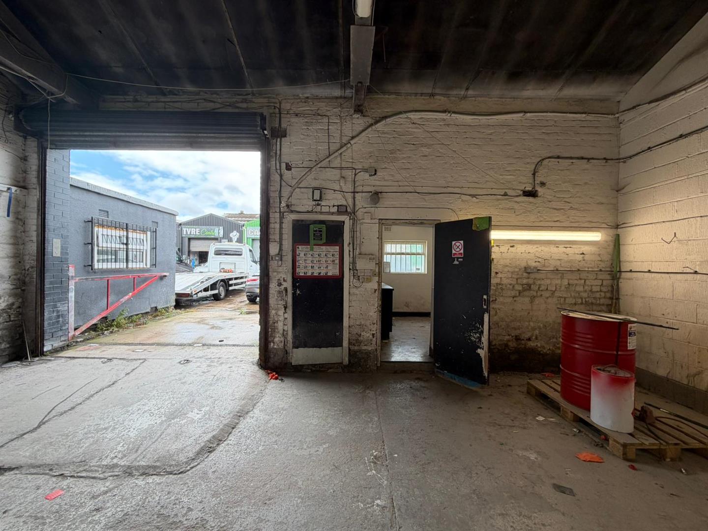 Unit 8, Phoenix Industrial Estate, Cheetham Street, Failsworth, photo 2